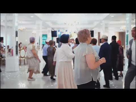 Видео: Зейнетке шыққан анамыздың қуанышты тойын басқарған сәттен үзінді