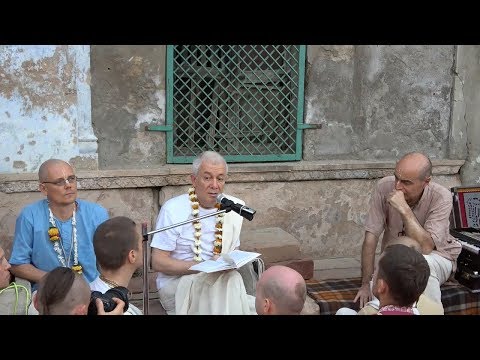 Видео: Вриндаван. 08.03.2018. ЕМ Чайтанья Чандра Чаран прабху.