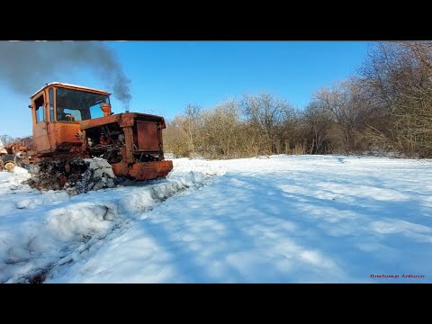 Видео: Прожёг на тракторе ДТ-75! Starting the DT-75 tractor, driving to the garden