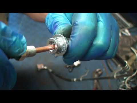 Видео: Jeep cherokee WJ замена заднего левого тормозного шланчика