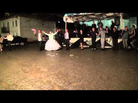 Видео: Сватбата на сем.Кимови-14