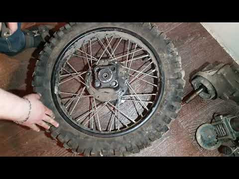 Видео: Motoland enduro 250 кубов 172FMM замена сайлентблоков колеса