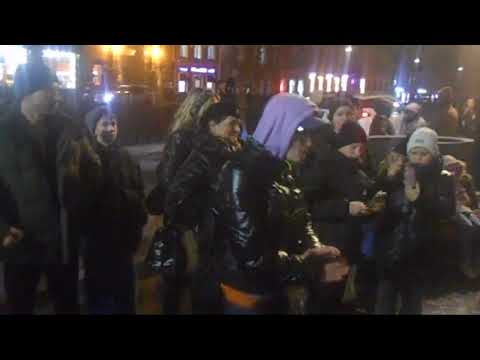 Видео: Уличные музыканты Питер Даниил Капустин и Саша Оглы на Невском 27 октября ч5 - Даже если ты уйдешь