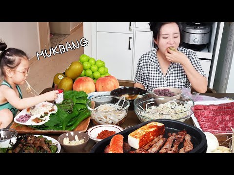Видео: MUKBANG :) Праздник говядины с семьей | Десерты - персики, shine muscat, киви.