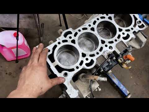 Видео: Устраняем масложор Ford Fosuc 2 1.8 QQDB + Кап ремонт