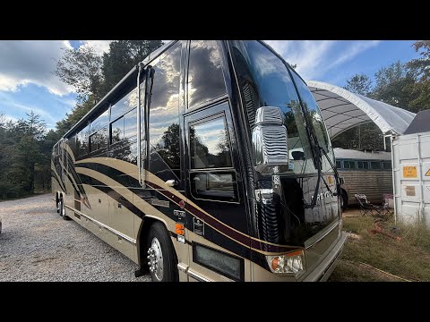 Видео: От худших тормозов к лучшим тормозам — роскошный автобусный тур Prevost
