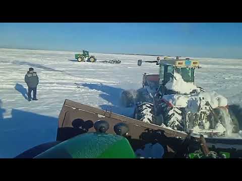 Видео: глубокий снег , помощь на поле