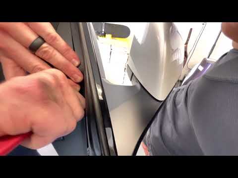 Видео: Снятие дверной панели и бокового зеркала Tesla Model Y/Model 3 (Видео № 5: Разборка Tesla)