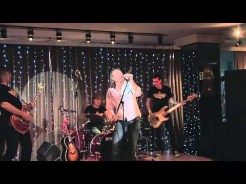 Видео: Василий Акимов и группа "Мономах" в "Casino кафе"
