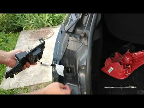 Видео: Как снять  задний фонарь на пежо 308 sw