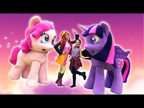 Видео: Искорка и Новогоднее шоу - Отдых в Москве - Куда сходить с детьми