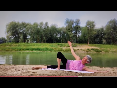 Видео: Йога без возраста. Утренняя Йога. 50+  60+