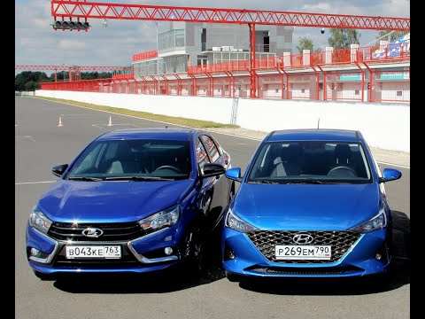 Видео: Lada Vesta 2020 или Hyundai Solaris? С японским агрегатом Веста летит на Солярис.