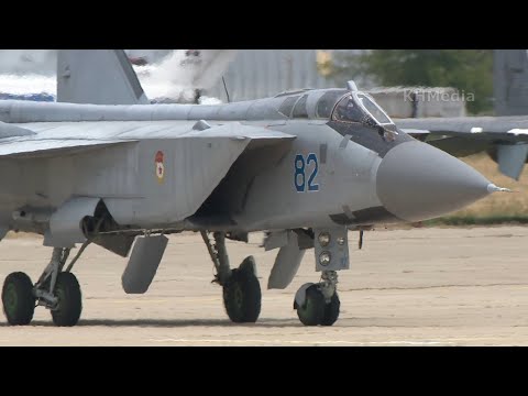 Видео: МиГ-31 форсаж с языками пламени и жутким рёвом RF-92385