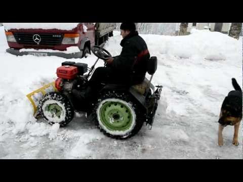 Видео: Самодельный трактор для уборки снега