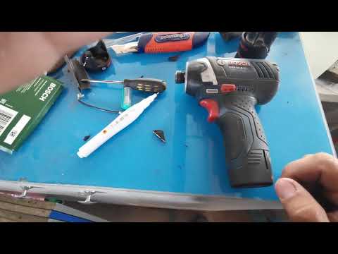 Видео: Переделка за 2 минуты.  Зелёный аккумулятор Bosch на синий инструмент.