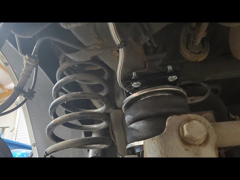 Видео: Подушки безопасности Air Lift 5000 для защиты от перегрузки установлены на Ram 1500