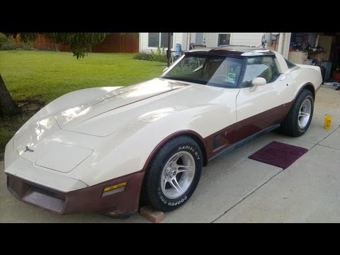 Видео: Видео по установке коврика в салон Corvette C3 1981 года
