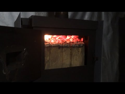 Видео: Забудьте о ночном холоде в палатке с печью длительного горения ...