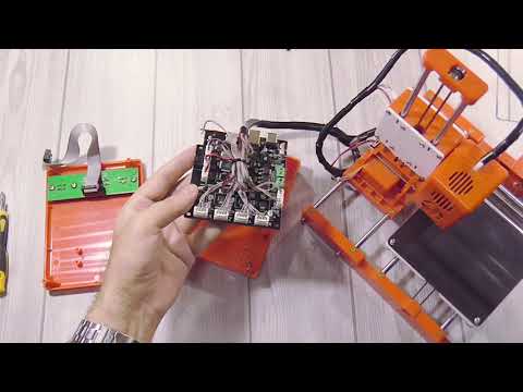 Видео: 3D принтер EasyThreed X1 внутри. Материнская плата управления.  Двигатели