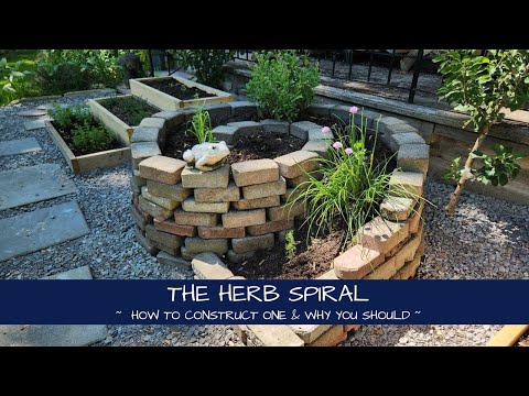 Видео: Что такое спираль из трав и почему ее стоит сделать