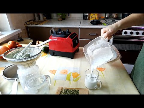 Видео: Молоко из тыквенных семечек. Вкусно, полезно и легко!