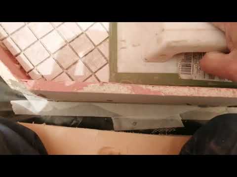 Видео: Укладка мозаики в душевом поддоне