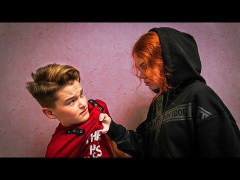 Видео: МАША ВЕДЁТ СЕБЯ КАК ПАЦАН!!!