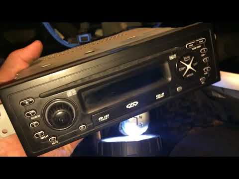 Видео: Замена штатной магнитолы на KENWOOD KMM-124 | Chery QQ Sweet