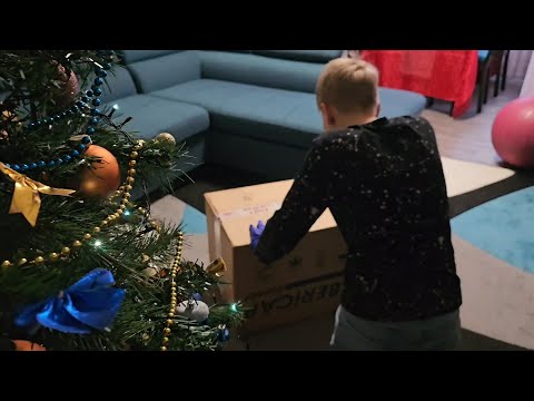 Видео: Распаковка 5 кг Потерянных Посылок После Рождества и Нового Года
