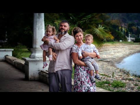 Видео: Они ПЕРЕЕХАЛИ на ПМЖ из Москвы в АБХАЗИЮ Как Живут Веерные отключения электричества РЕШЕНИЕ проблемы