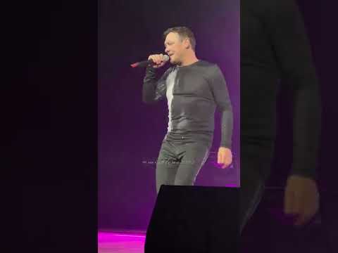 Видео: Юрий Шатунов - Про Белые розы - Общение с залом