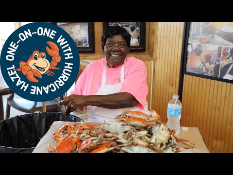 Видео: Один на один с 16-кратным чемпионом мира по ловле крабов, ураганом Хейзелом