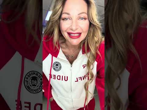 Видео: Прекрасные образы в спортивном и классическом стиле🔥 +7-985-418-80-80 👉 https://t.me/MarGOSADOVOD