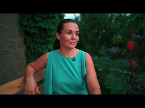 Видео: Николай Заболоцкий "Некрасивая девочка". Читает Елена Решетникова.