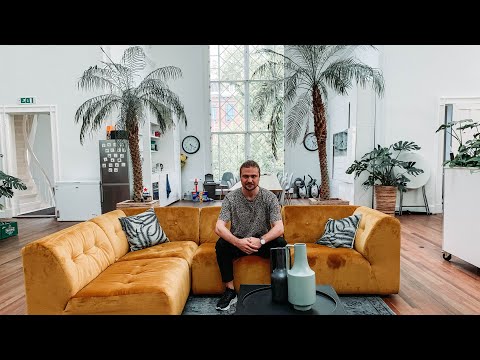 Видео: Нужно ли жить одному? Плюсы и минусы