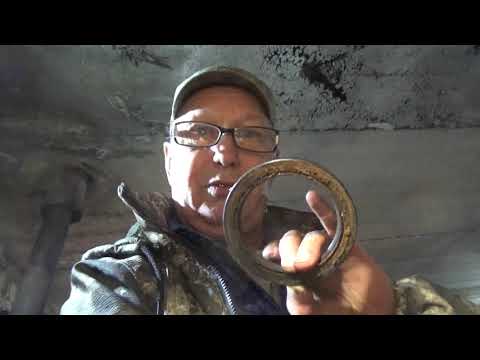 Видео: Два сальника и подшипники полуосей.