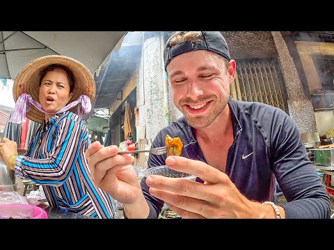 Видео: Американец любит посплетничать с вьетнамскими тетушками в глубине вьетнамского рынка 🇻🇳