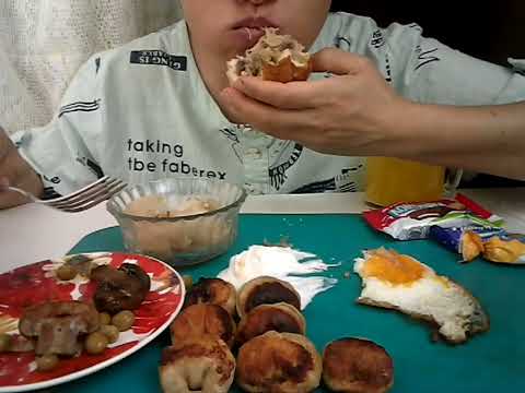 Видео: МУКБАНГ пельмешки жареные, салат