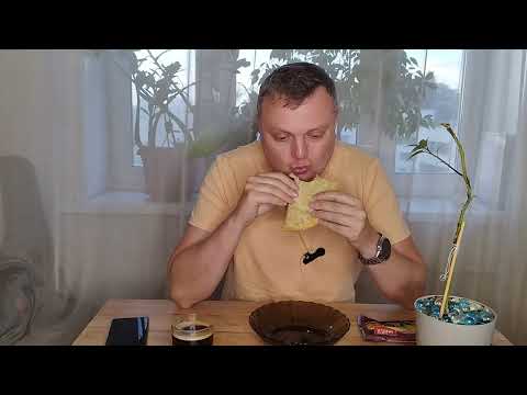 Видео: Бон меню - чебурек с мясом. Моя оценка 10/10