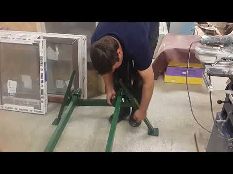 Видео: Регулируемые ульевые подставки по высоте и ланшафту для всех видов ульев и лежаков.