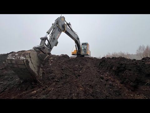 Видео: Делаю искусственные пруды на экскаваторе Вольво 210