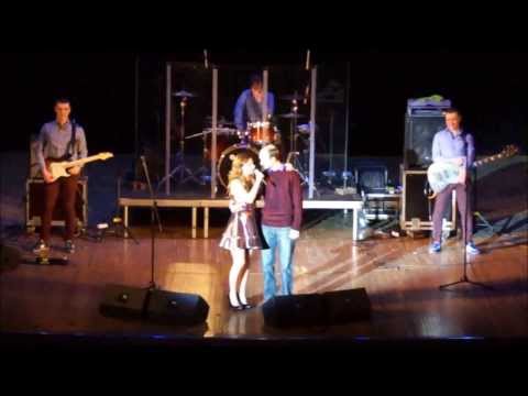 Видео: Юлия Савичева и Алексей Шаранин "Отпусти"