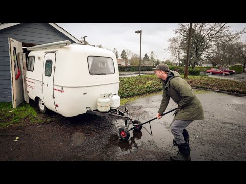 Видео: Я купил старый прицеп Scamp