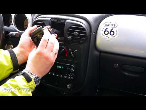 Видео: Автобудни. -01.  Снятие центральной консоли на Chrysler PT Cruiser 2000-2005 дорестайлинг.