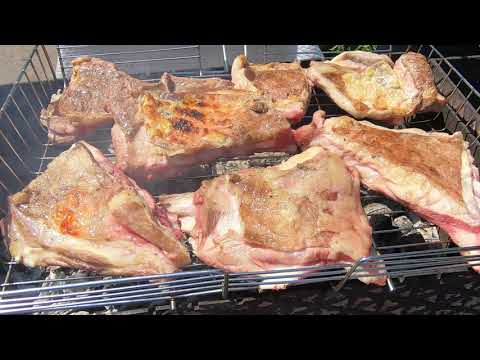 Видео: ТОМЛЁНАЯ БАРАНИНА СО ВКУСОМ ШАШЛЫКА В КАЗАНЕ НА КОСТРЕ