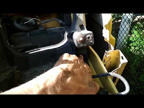 Видео: Заміна радіатора , Рено трафік .