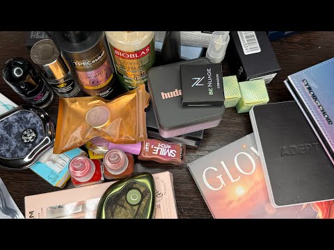 Видео: Покупки косметики. Много всего интересного. Тени, хайлайтер, румяна, пудра и много всего другого….