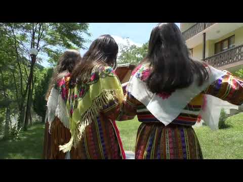 Видео: Фериде Зърбаш изпълнява песента - Айда айда моме да бегаме