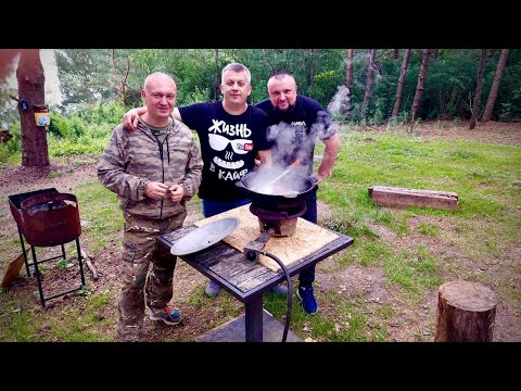 Видео: Отдых с друзьями в ЛЕСНОЙ ИЗБУШКЕ